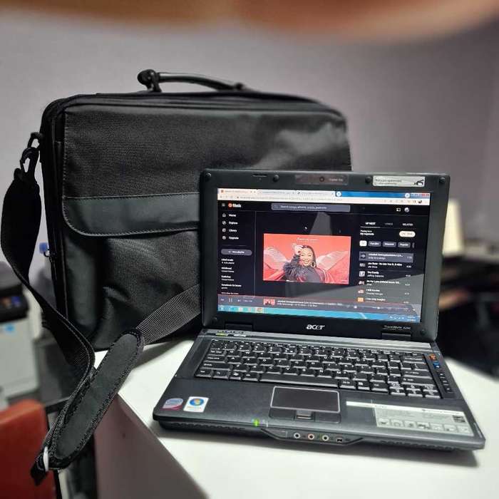 ACER TRAVELMATE 6292. Windows 7 laptop