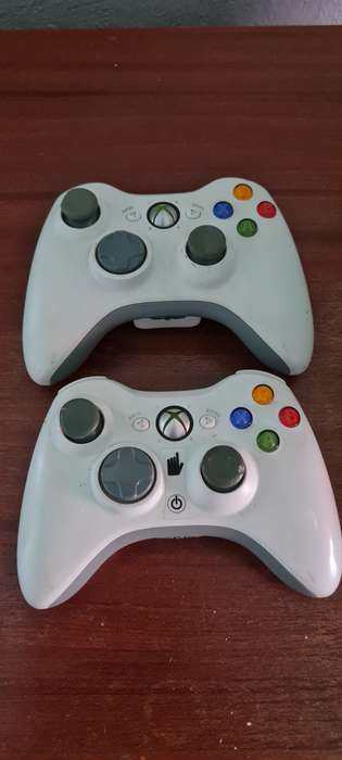 Xbox 360 wireless remotes