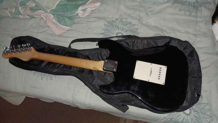 Behringer Stratocaster