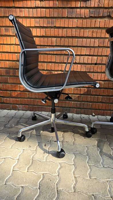 Herman miller ORIGINAL EAMES EA33 OFFICE CHAIR