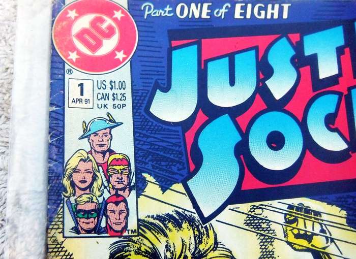 1991 DC COMICS - JUSTICE LEAGUE OF AMERICA #1 ( FEATURING THE FLASH )