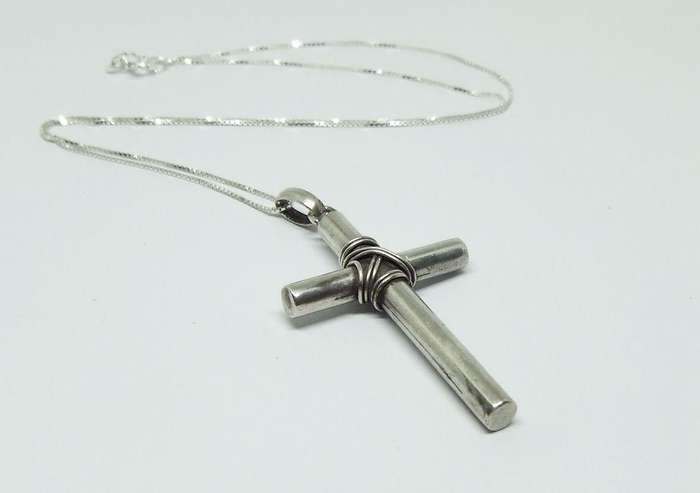 A UNIQUE VINTAGE 835 SILVER CROSS PENDANT WITH A NEW STERLING SILVER NECKLACE !! MUST SEE !!