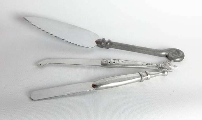 A lot of 3 Carrol Boyes utensils - Cake lifter , cheese knife and butter knife , all marked