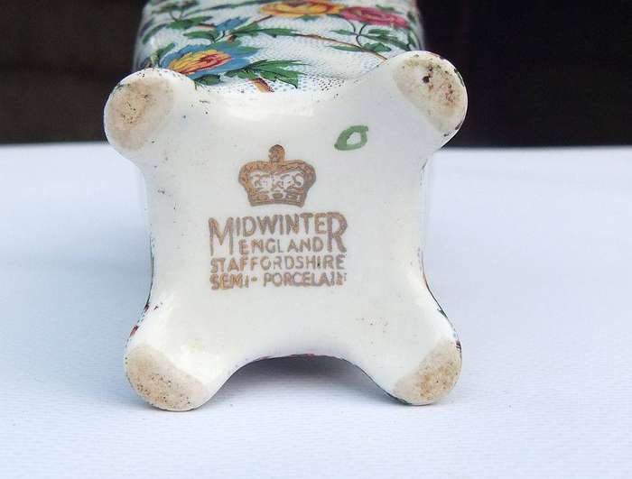 A vintage mid century Chintz pattern sugar shaker sifter by Midwinter England