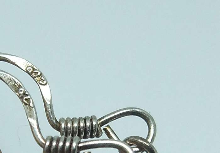 A TOTALLY UNIQUE VINTAGE LOOK STERLING SILVER PAIR OF ELEGANT DANGLY EARRINGS !! MUST SEE !!