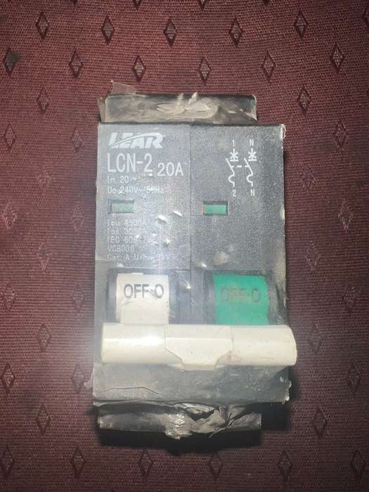 Lear Circuit Breaker 1 Pole + N 20A