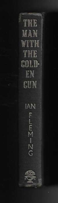 THE MAN WITH THE GOLDEN GUN- IAN FLEMING