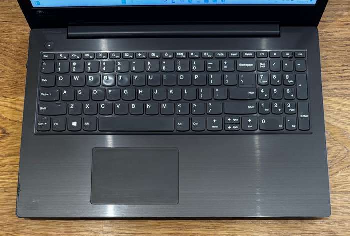 Lenovo V330-15IKB 15.6", Intel Core i5 8250U 1.80GHz, 8GB DDR4 RAM, 250GB SSD