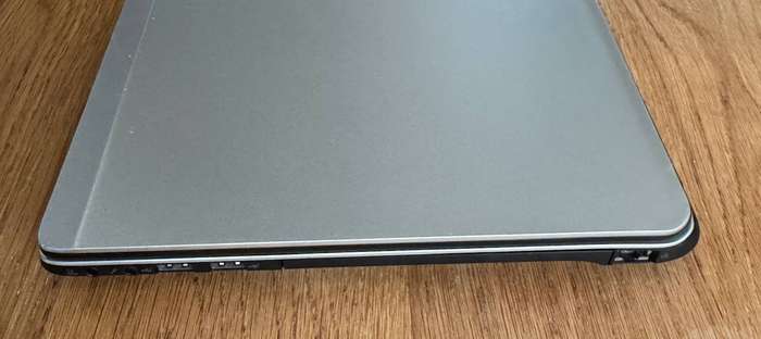 PB Easy Note TX86 15.6",GT420M 1GB VRAM , Intel Core i5-460M 2.53GHz, 4GB RAM, 500GB HDD, READ!!!