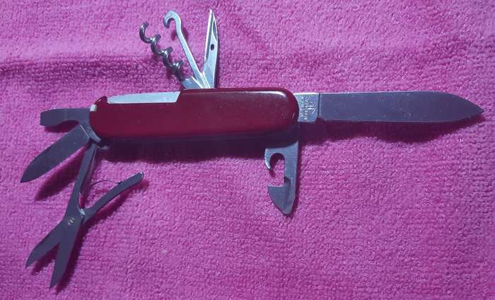 Victorinox Swiss Army Knife -   (Climber ) Traveler  Red Scales no keyring early 1980 s grooved