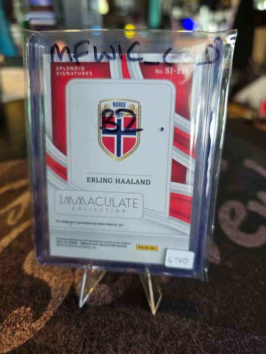 2023-24 Panini Immaculate Soccer Erling Haaland (Norway) Auto 85/99