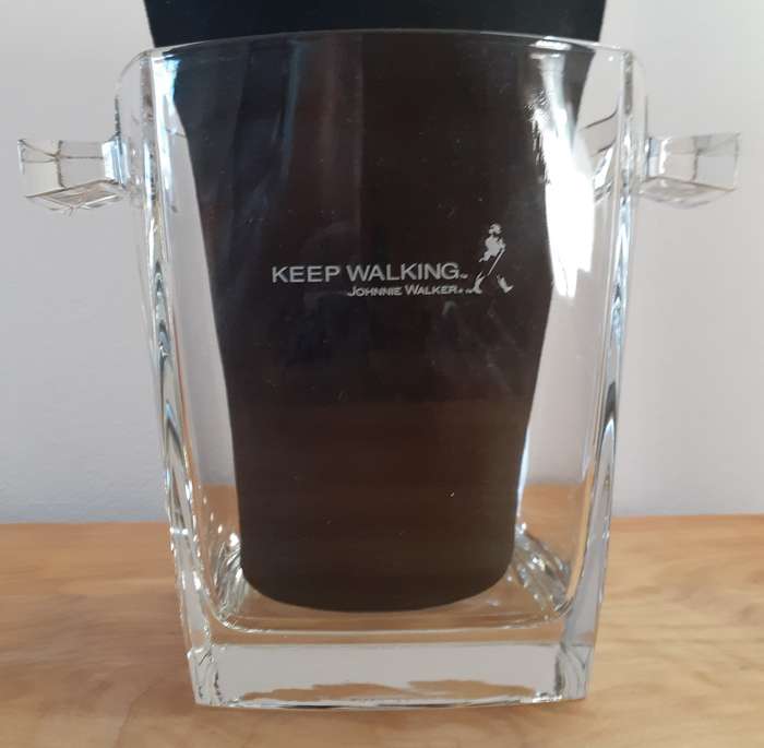 Great Gift! Johnny Walker Scotch Whiskey Glass Ice Bucket ~KEEP WALKING~