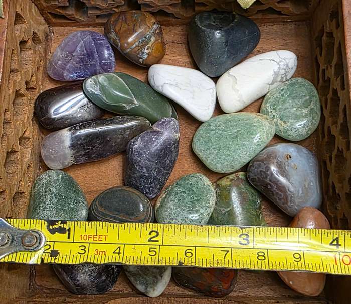 Tumble Stone and Crystals (02)   |  246 GRAMS |