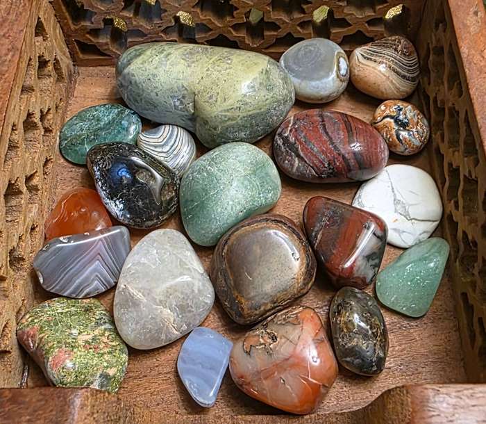 Tumble Stone and Crystals (07)   | 246 GRAMS  |