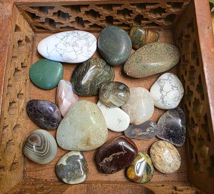 Tumble Stone and Crystals (08)   | 215 GRAMS  |