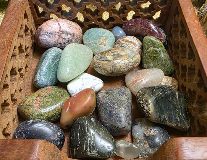 Tumble Stone and Crystals (09)   | 306 GRAMS  |