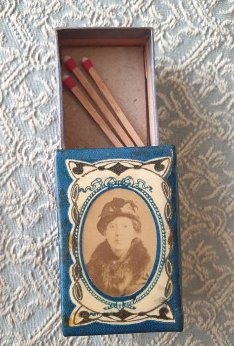 VINTAGE MATCHBOX HOLDER