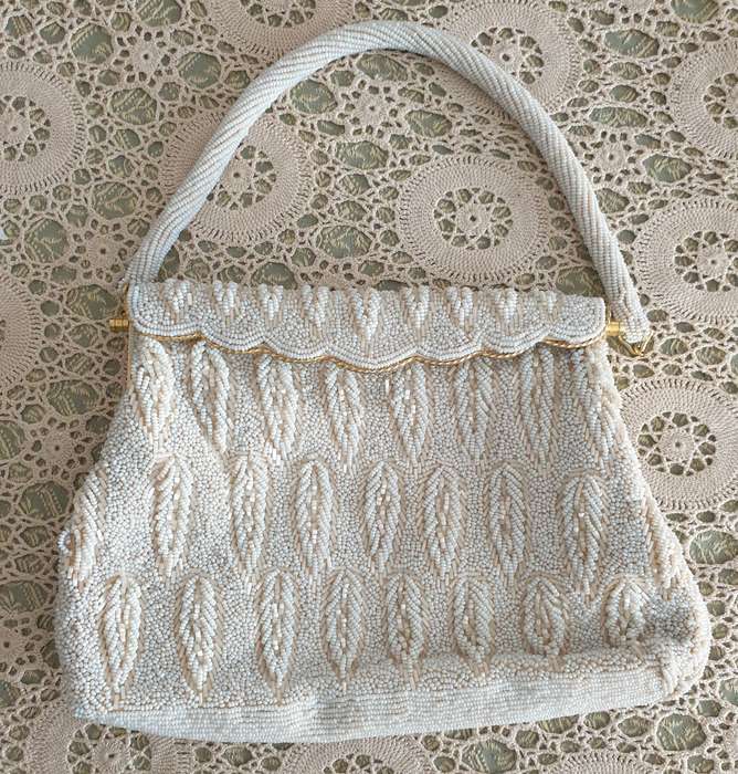 VINTAGE HANDBAG | LOOK AT PHOTOS PLEASE |