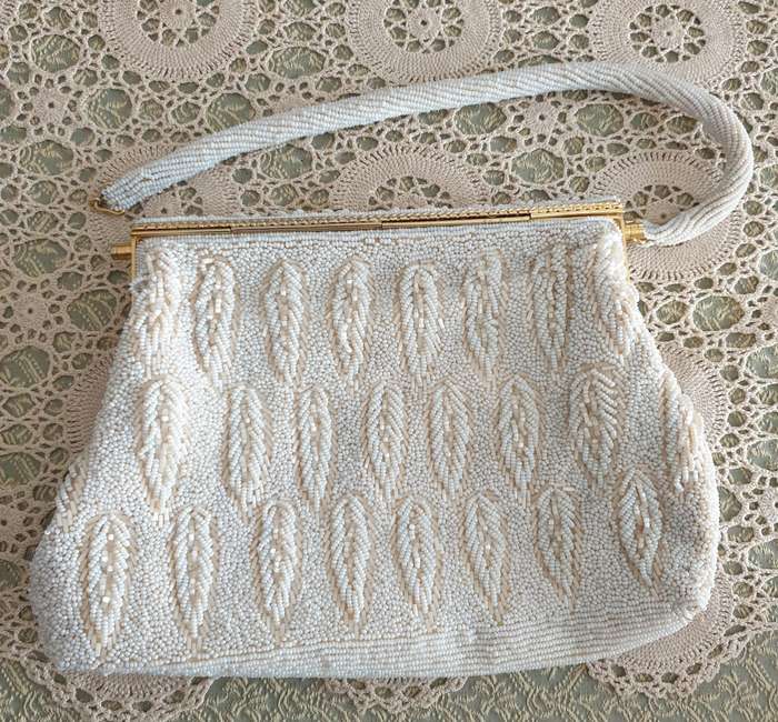 VINTAGE HANDBAG | LOOK AT PHOTOS PLEASE |