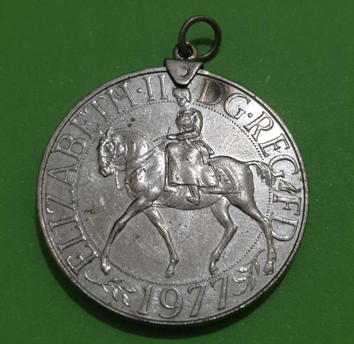 Queen Elizabeth II silver Jubilee coin from 1977