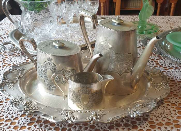 VINTAGE SILVER PLATED SET WITH TRAY | NEEDS A GOOD CLEAN |