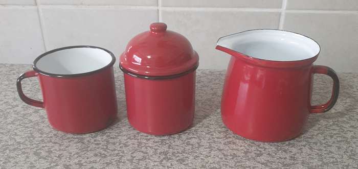 Vintage Retro Polish Enamel Set