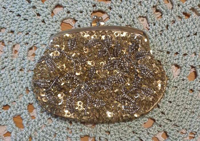 SMALL VINTAGE PURSE | MADE IN HONG KONG |