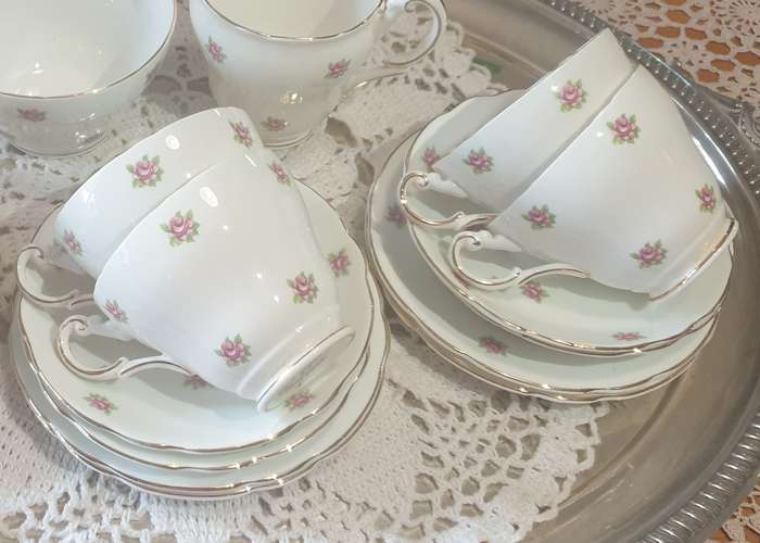 Vintage Regency Bone China Tea set with 6 Trio`s - Made in England