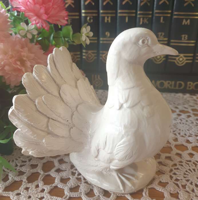Vintage Dove Figurine | Decor |
