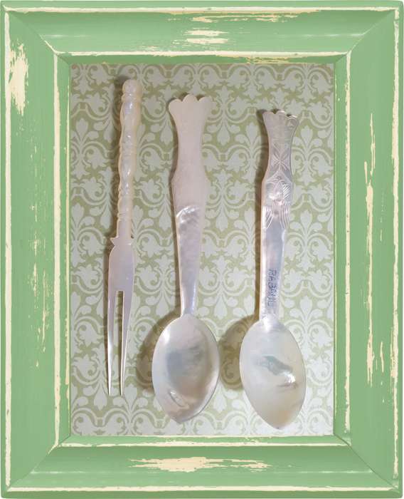 Mother of pearl caviar set