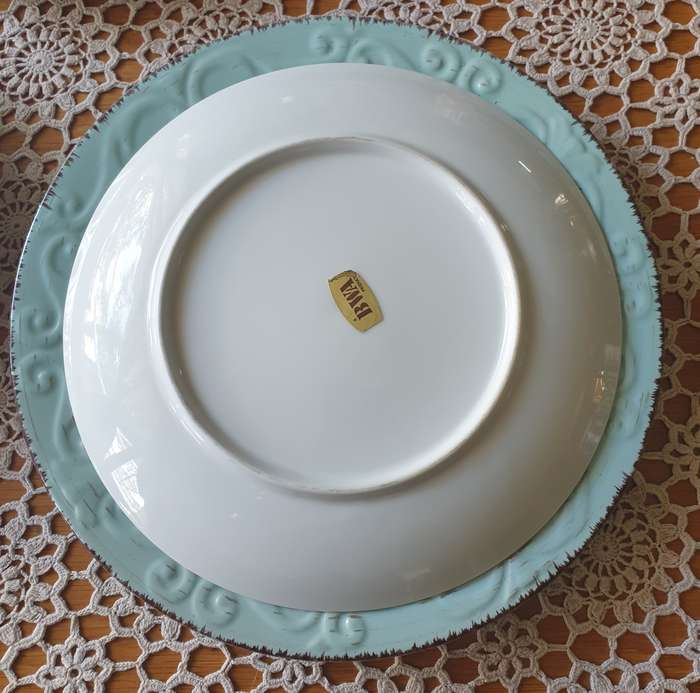 VINTAGE BWA PRODUCT DECORATIVE DOG PLATE