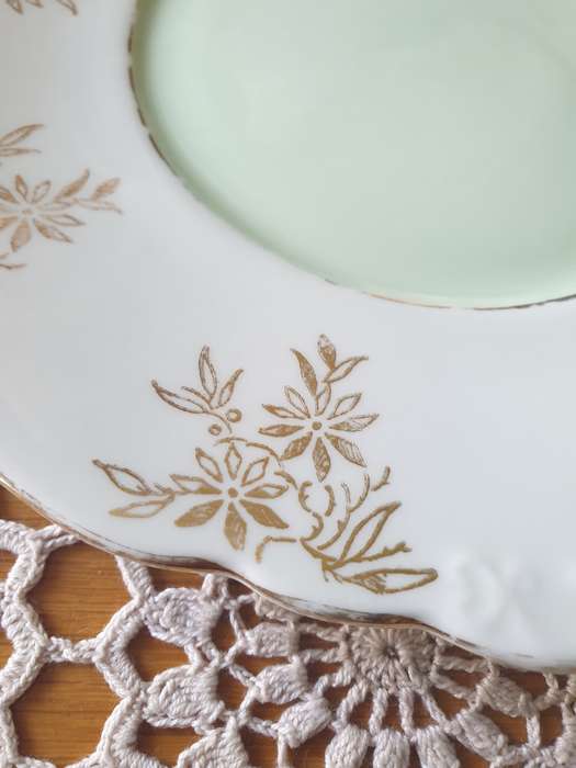 Vintage Taylor & Kent Bone China | England | CAKE PLATE |