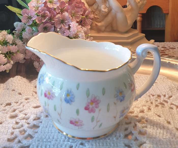 Vintage Heathcote Tea Set for your Collection