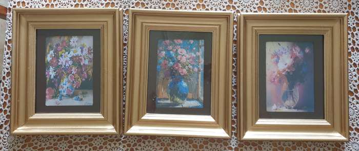 3 Wooden Painted Photo frames with Prints