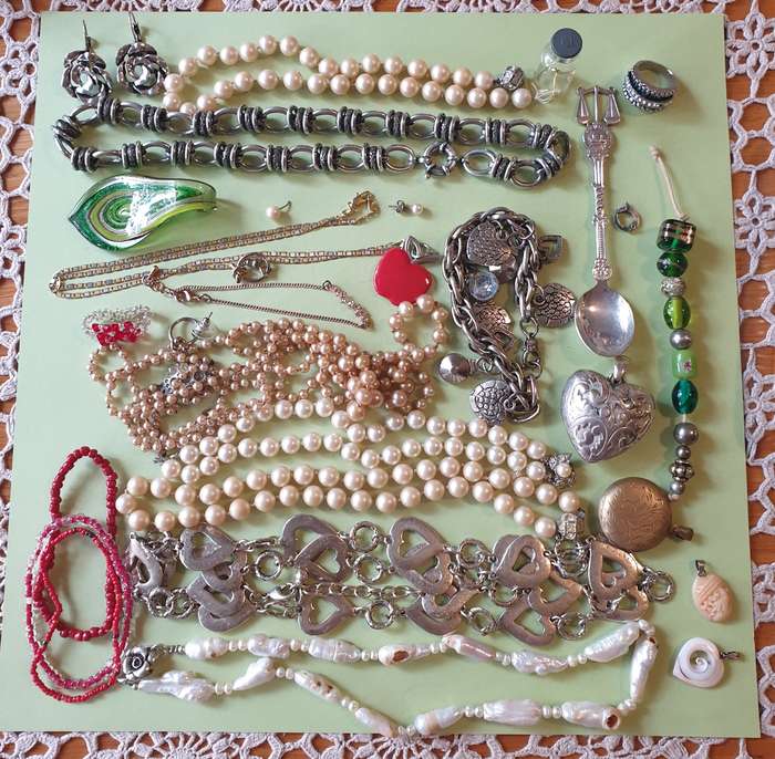Jewlery box with Odds | musical box |