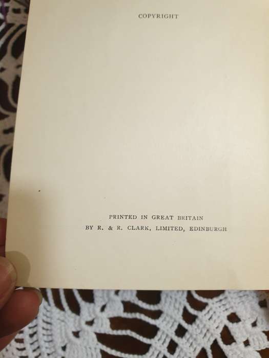 SET OF VINTAGE BOOKS | DECOR |