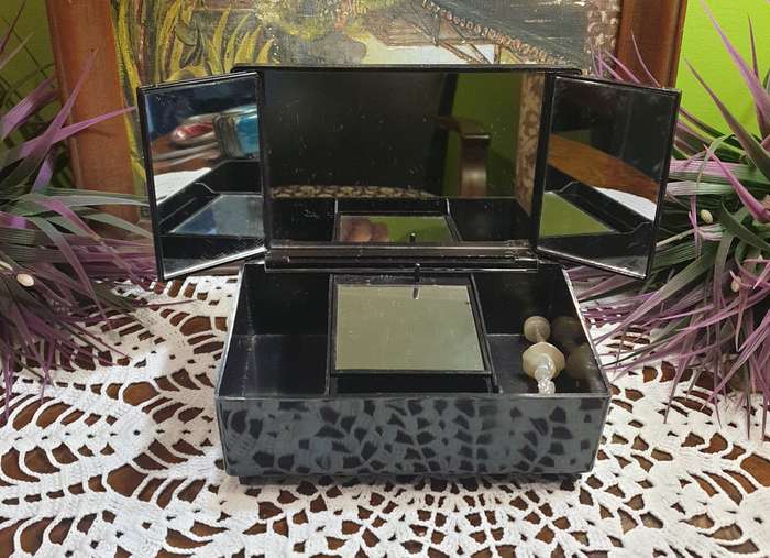 VINTAGE JEWLERY BOX | MUSICAL |