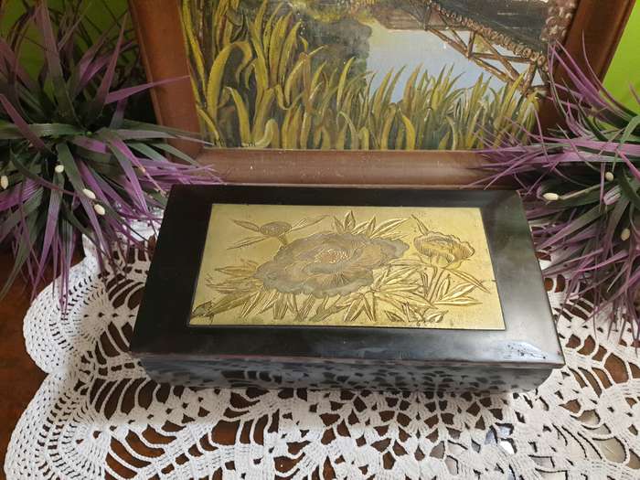 Japanese Jewelry Box  (1940-1970)
