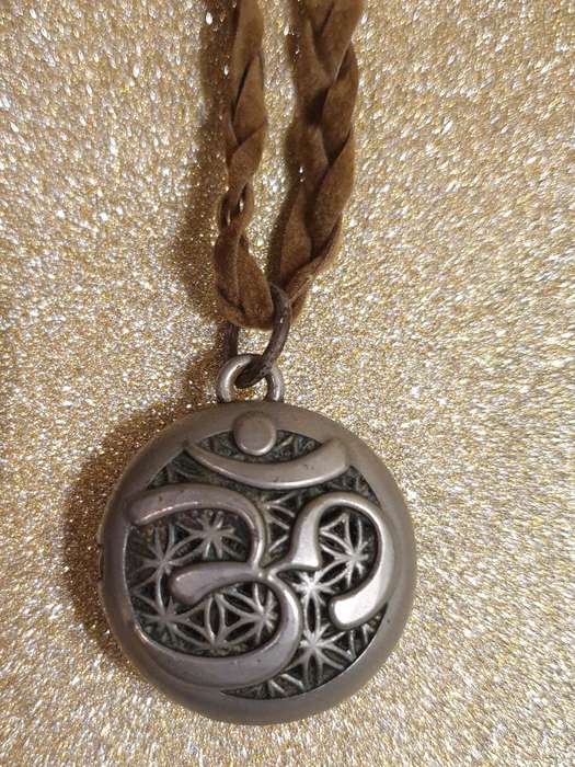 Essential oil Diffuser Necklace locket Pendant Jewelry