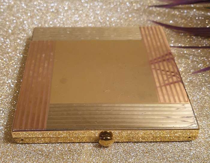 Vintage Compact WADSWORTH MADE IN THE USA MAKEUP COMPACT