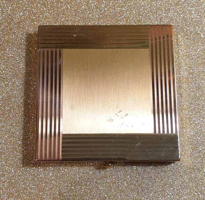 Vintage Compact WADSWORTH MADE IN THE USA MAKEUP COMPACT