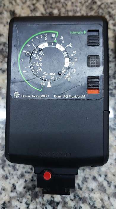 BRAUN AND KALIMAR FLASH FOR 35MM CAMERA  - WORKING TESTED.