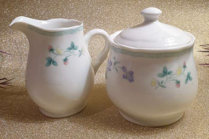 Regent bone china porcelain Milk Pourer with Sugar Bowl