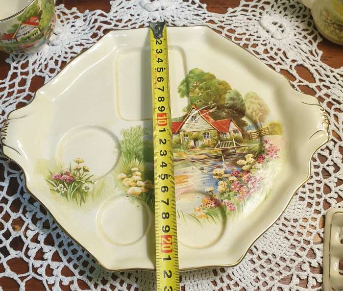 VINTAGE ROYAL WINTON RED ROOF BREAKFAST SET