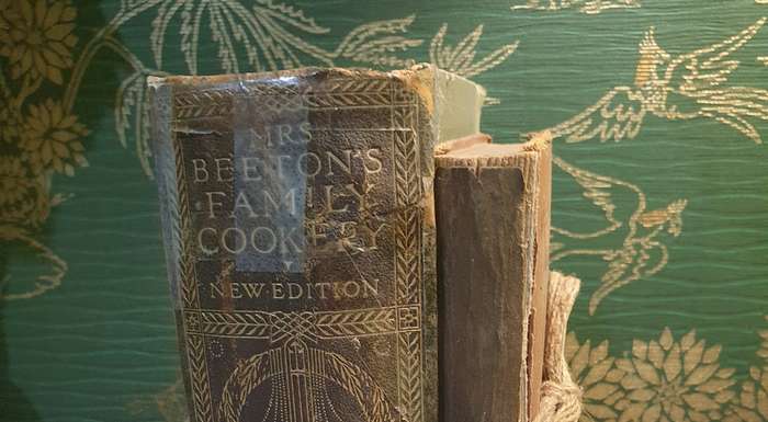 Mrs Beetons Family Cookbook  | HILDA'S "WHERE IS IT?" OF RECIPES | 2 VINTAGE BOOKS |
