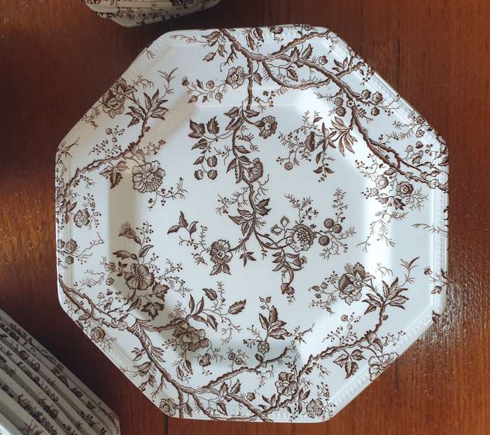 Vintage Johnson Brothers Hyde park octagonal , ironstone made in England 1980s