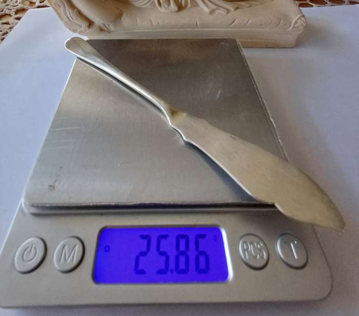 SILVER HALLMARK KNIFE | 32 |