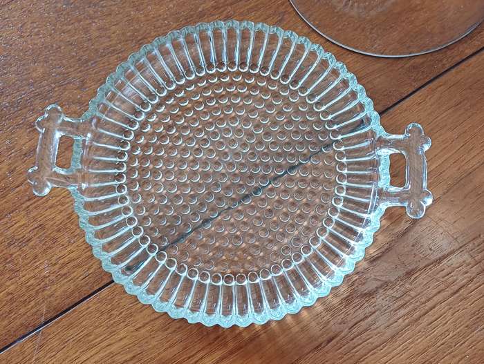 GLASS CHEESE PLATE WITH DOME