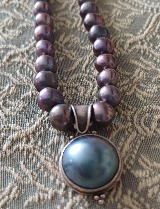 Exquisite pearl necklace with pendant