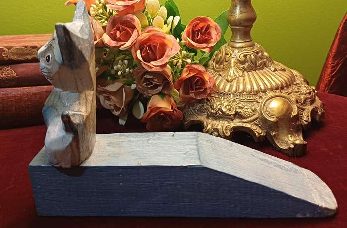 Carved Wood - Cat door stop